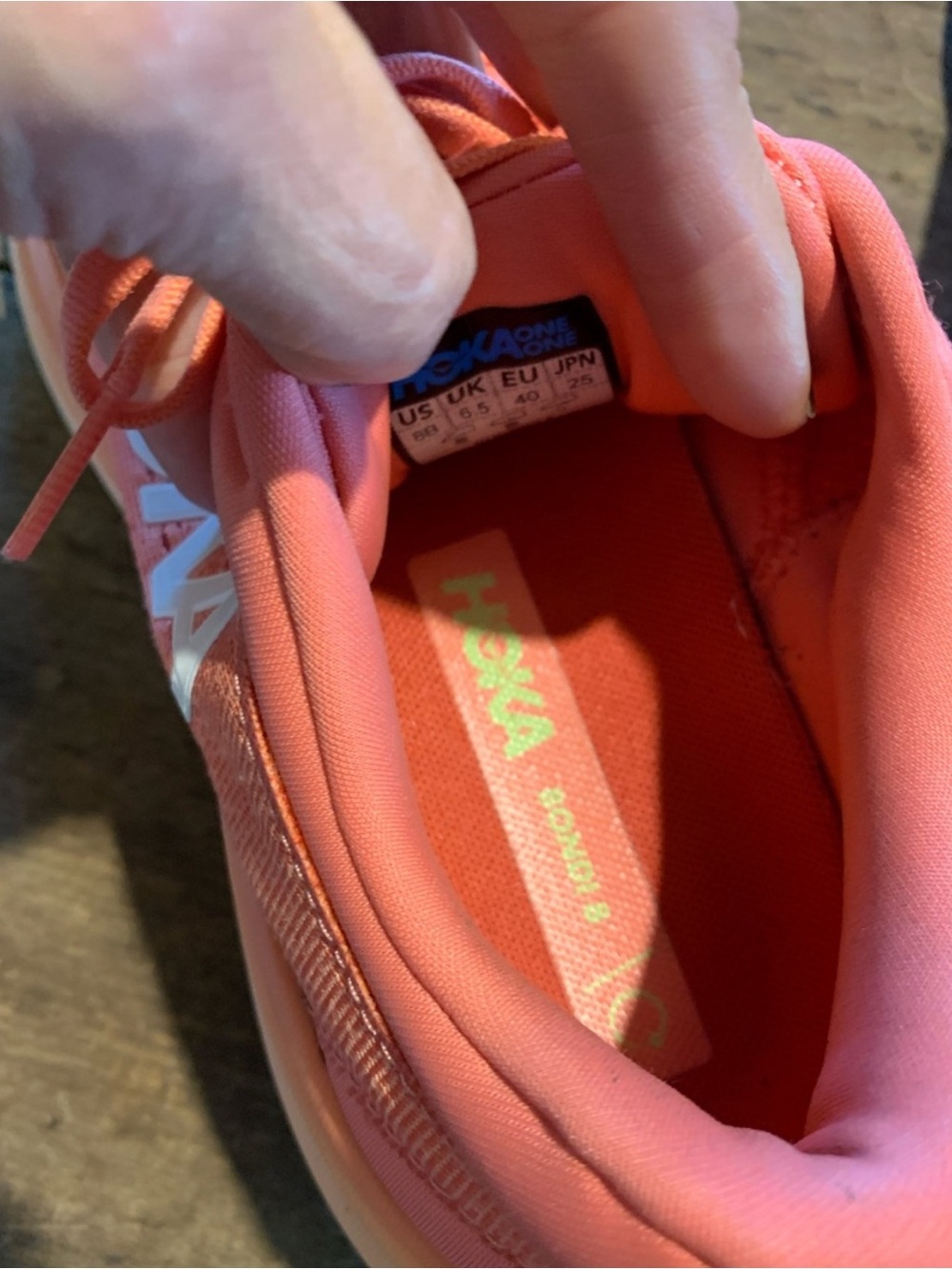 Hoka Bondi 8 Size 8 in Coral Papaya - Picture 4 of 10
